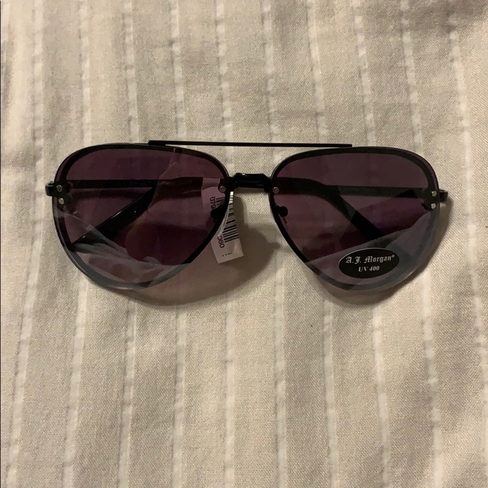 New with tag black aviators
